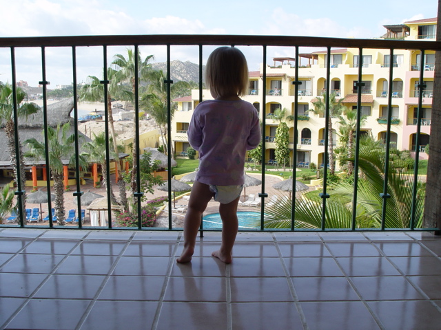 2004-11-22--Balcony_Baby